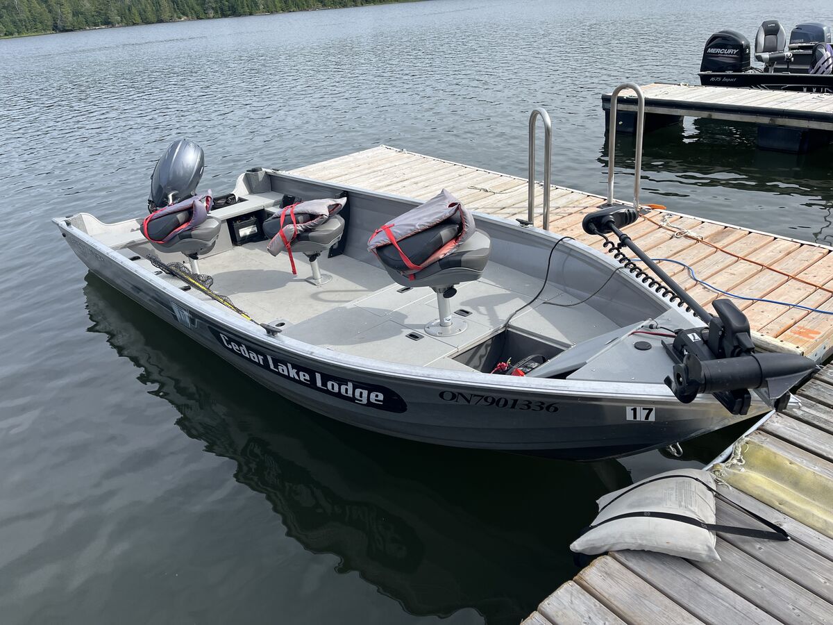 Boat rentals at Cedar Lake Lodge.