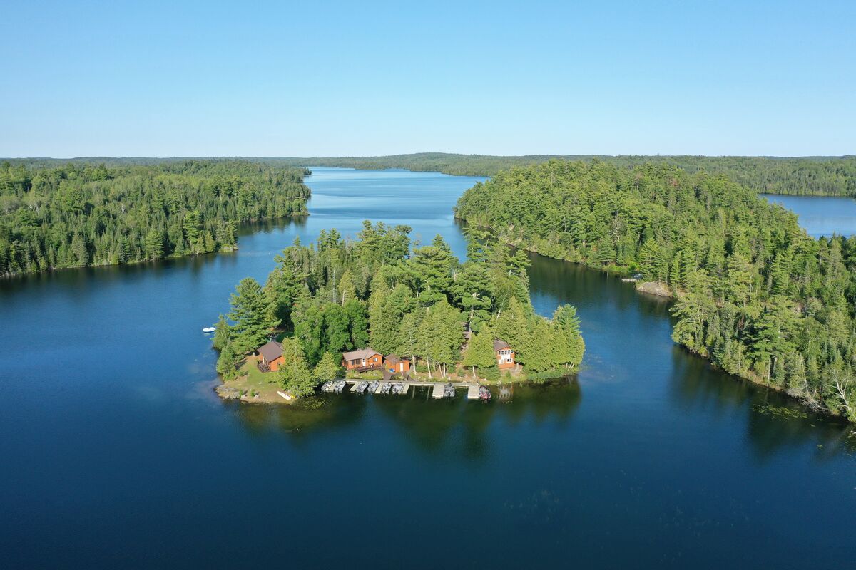 Fishing lodges in Northwestern Ontario