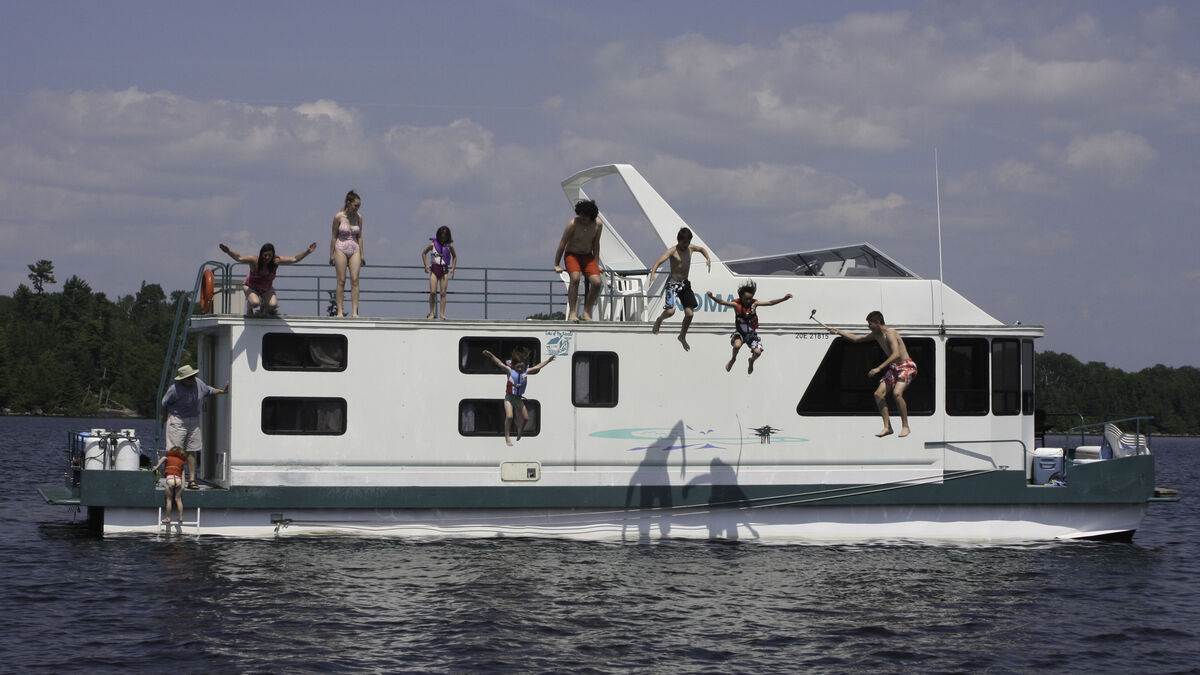 Houseboat trips for the whole family!