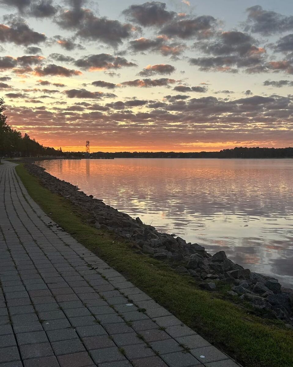 Sunrise over Rainy Lake as seen from the La Verendrye Parkway. Image by Janice Neurinski.