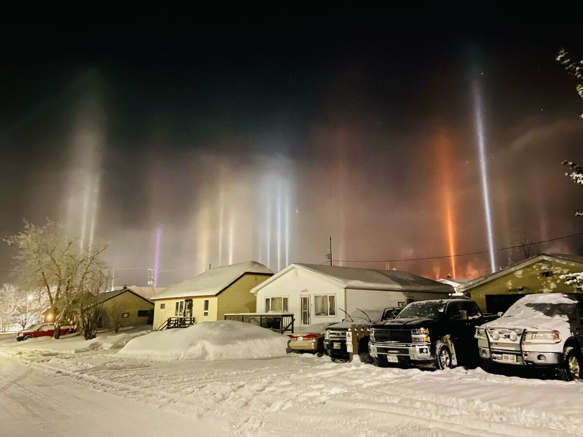 Light pillars in Balmertown