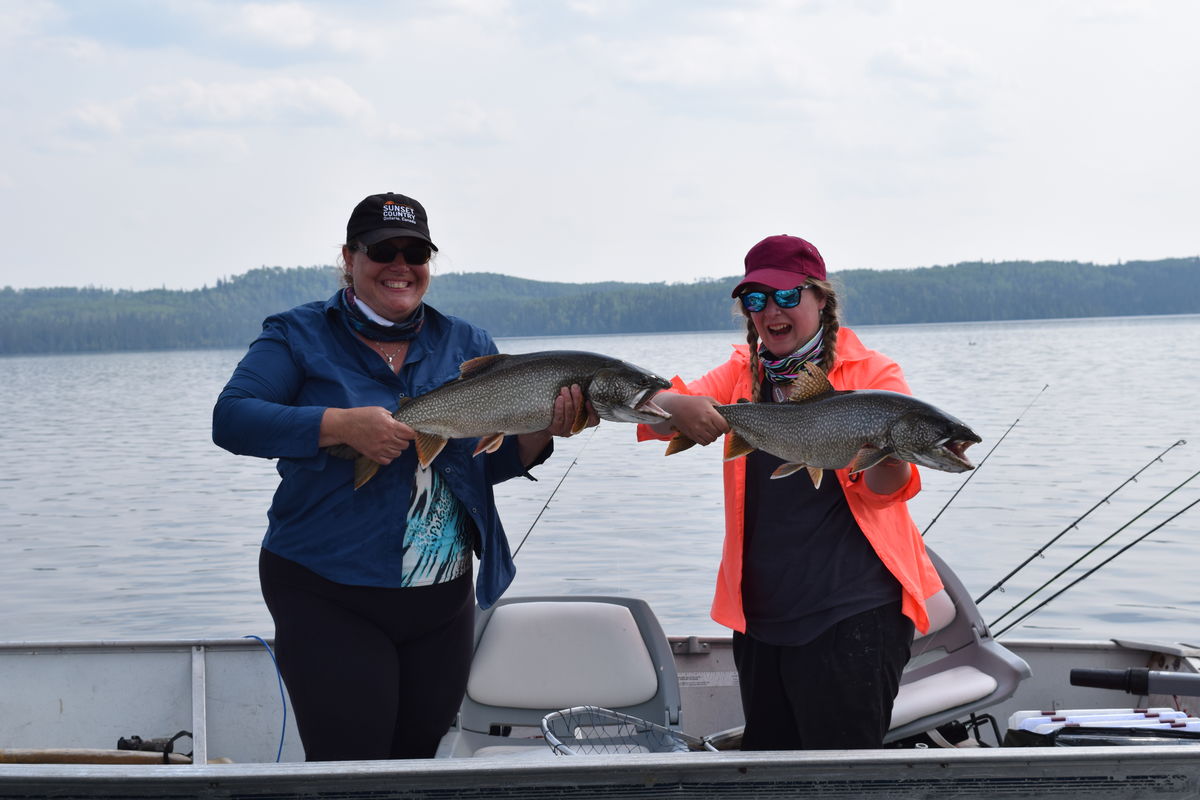 how to hold lake trout