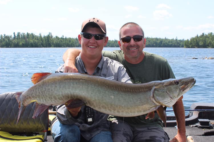 how to hold muskie