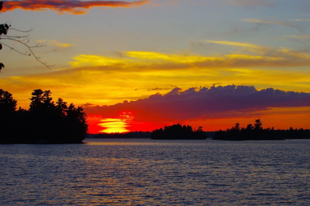 THE EXPERIENCE FISHING PROGRAM  Sunset Country, Ontario, Canada