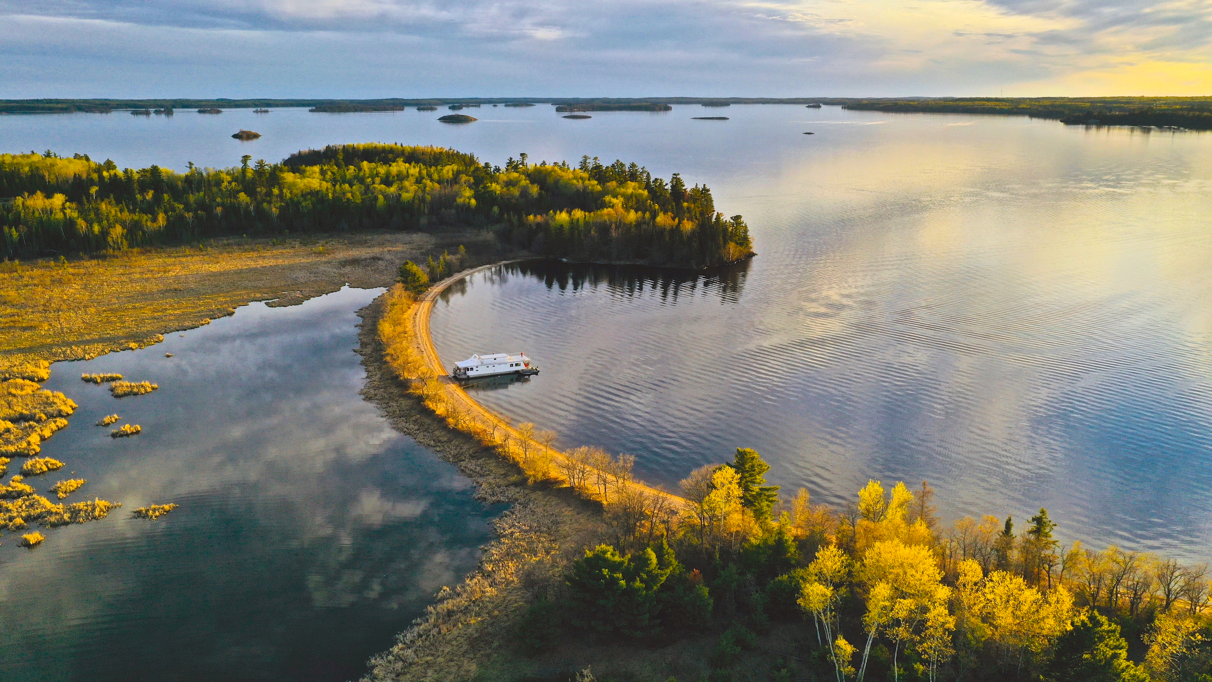 Houseboat Rentals on Lake of the Woods.
